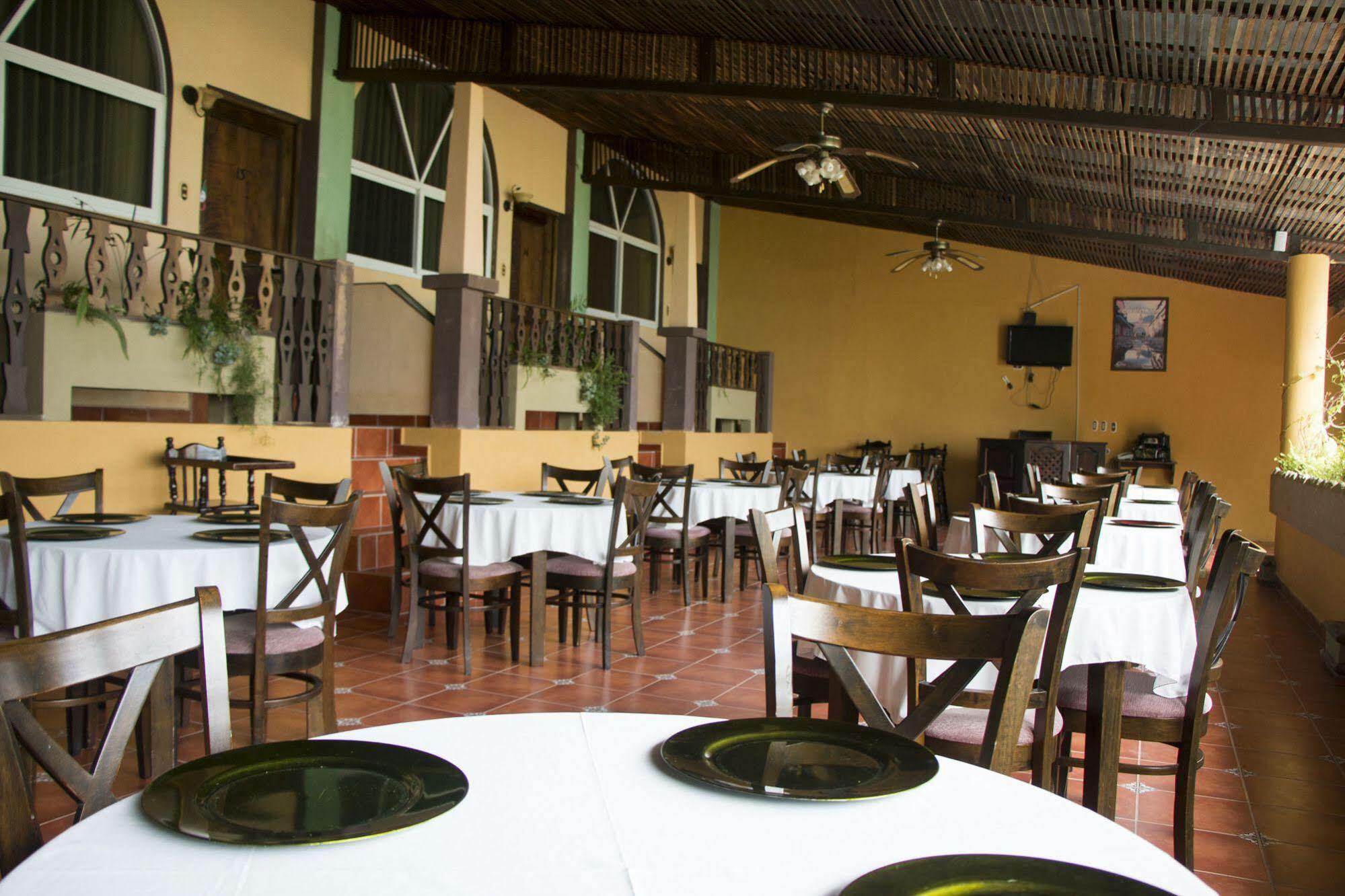 Hotel Ribiera Del Lago Peten Itza San Roman Екстер'єр фото