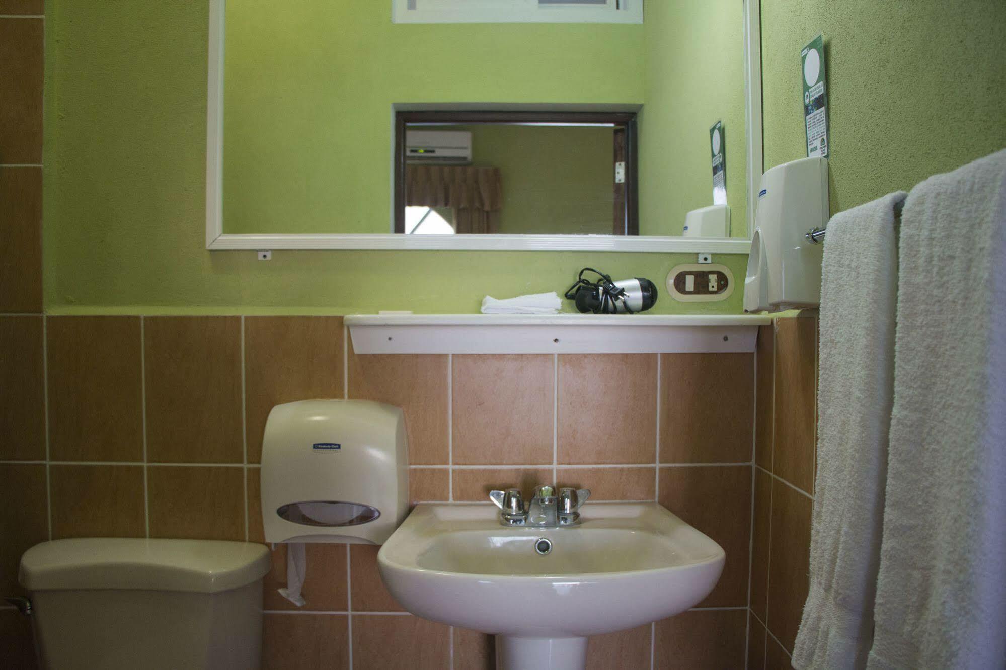 Hotel Ribiera Del Lago Peten Itza San Roman Екстер'єр фото