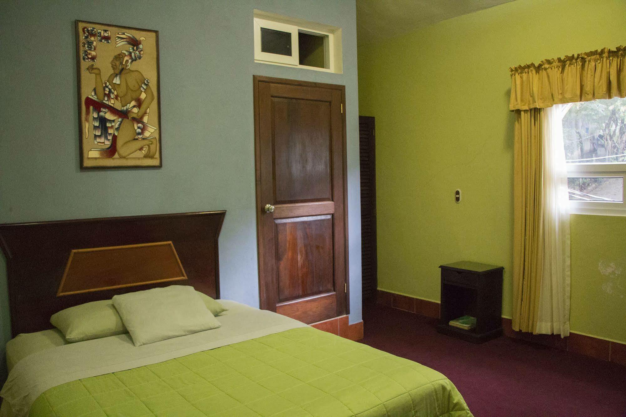 Hotel Ribiera Del Lago Peten Itza San Roman Екстер'єр фото