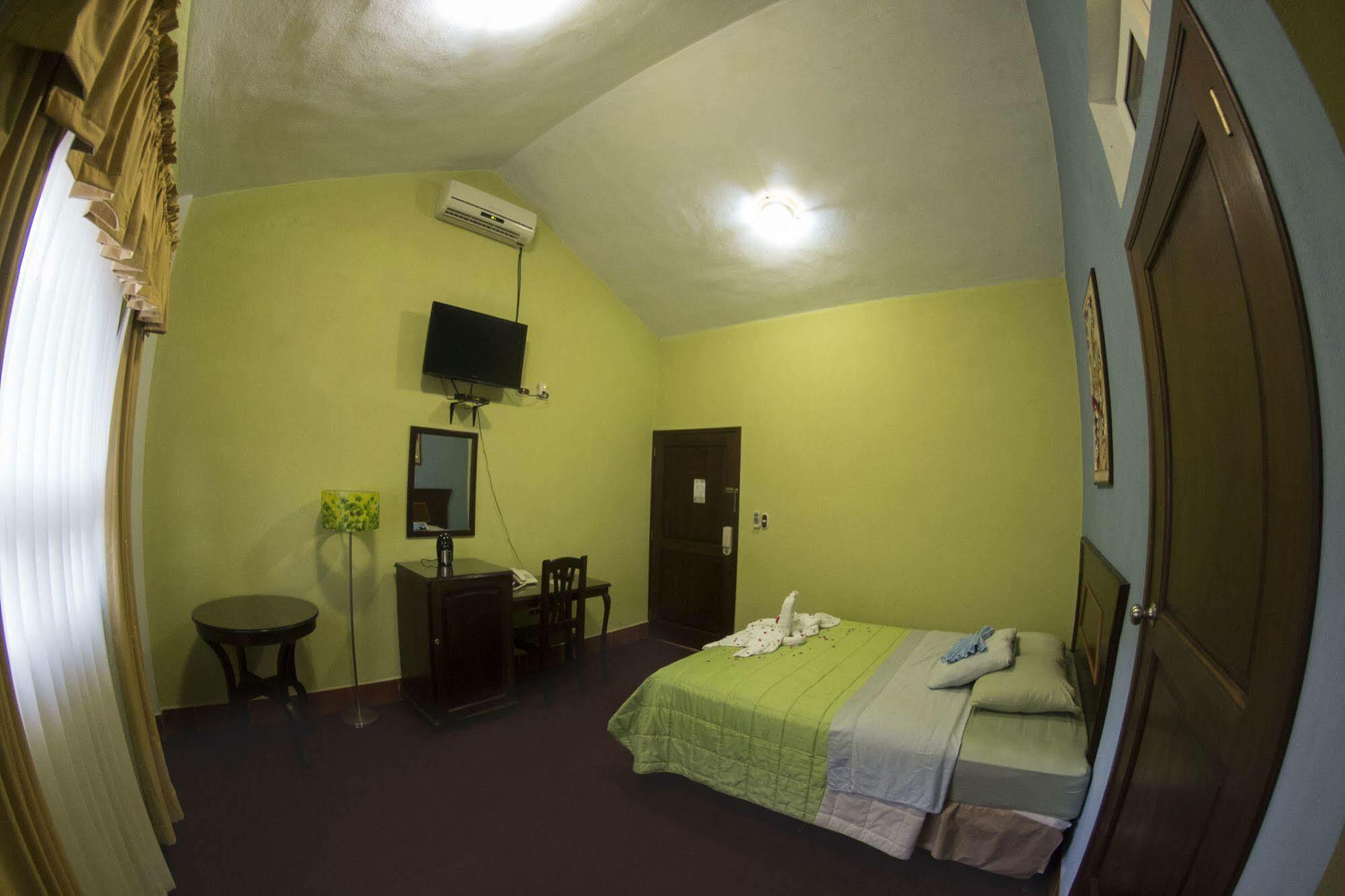 Hotel Ribiera Del Lago Peten Itza San Roman Екстер'єр фото