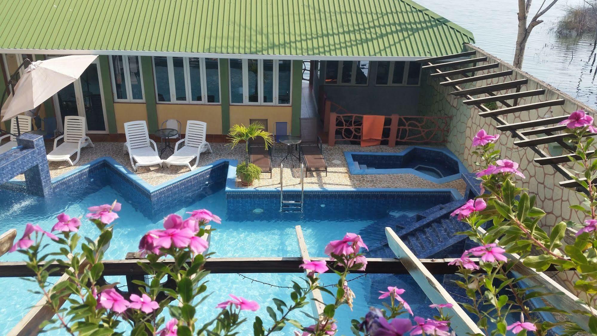 Hotel Ribiera Del Lago Peten Itza San Roman Екстер'єр фото